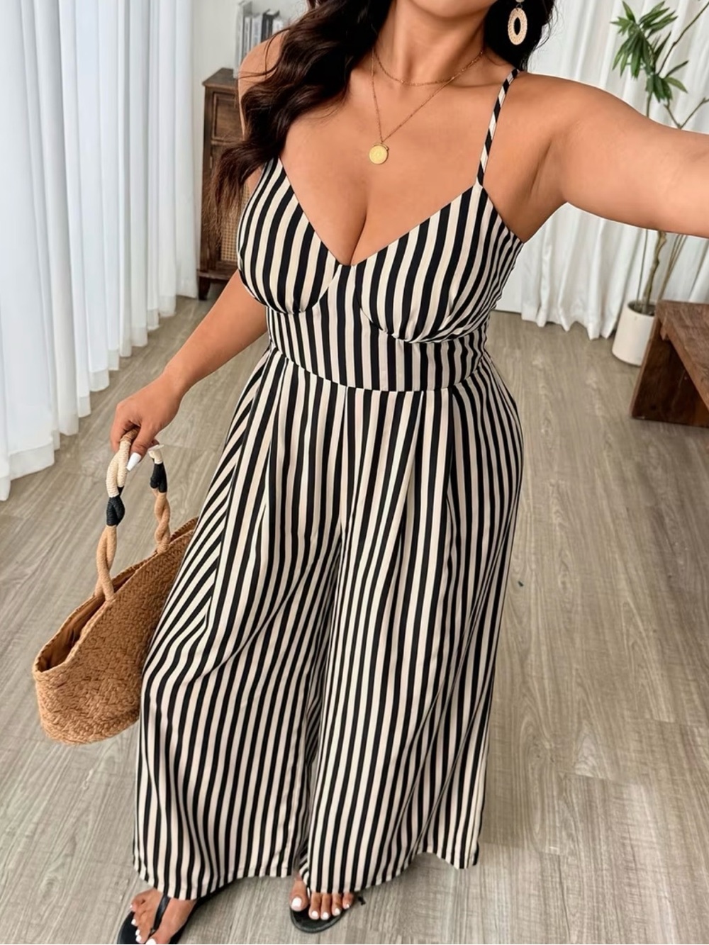Black and Cream Striped Wide-Leg Bow Jumpsuit New Boutique - Picture 4 of 5
